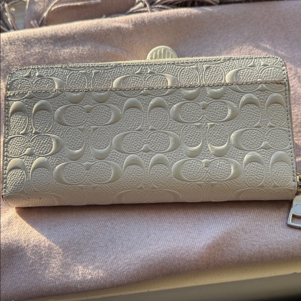 Coach Cream Embossed Wallet - Picture 3 of 8